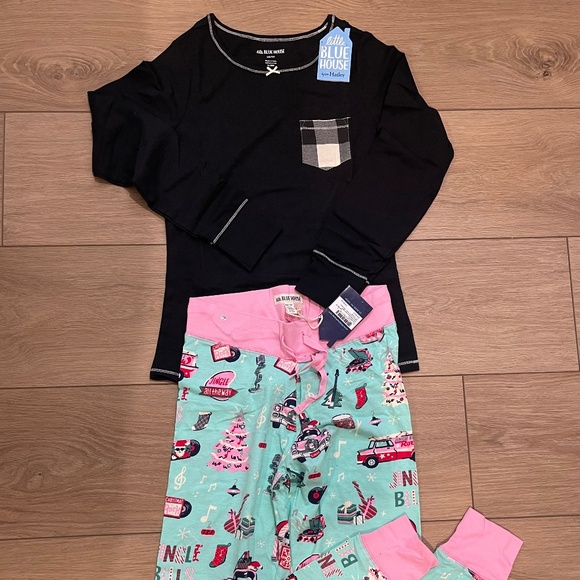 Hatley Christmas PJ Bundle - BNWT - Picture 2 of 3